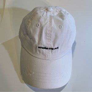 Smoke Me Out hat, GUC, O/S, 100% cotton see pics for condition.Petals & Peacocks